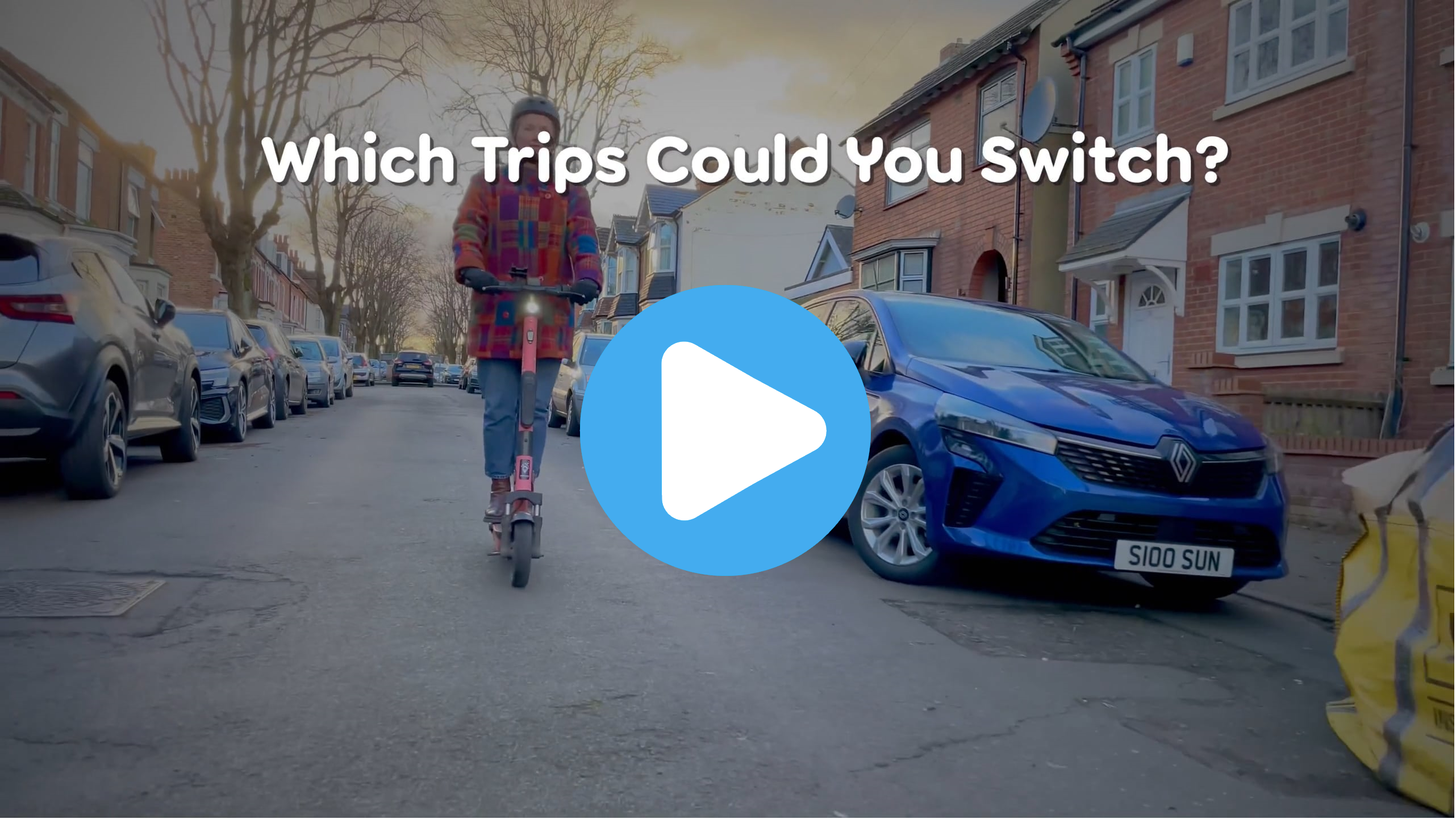 Frankie E-Scooter w Play button.